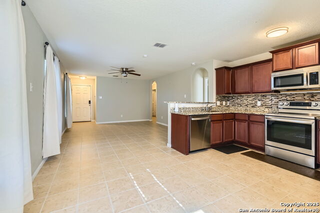 Listing photo id 2 for 12206 Claiborne