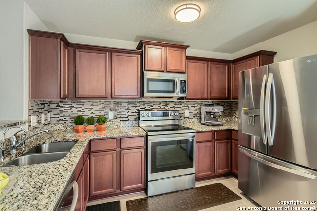 Listing photo id 3 for 12206 Claiborne