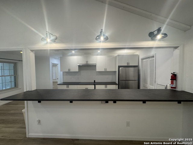 Image 4 of 23 For 13814 Susancrest
