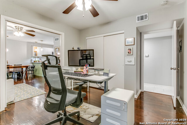Image 17 of 25 For 314 Sprucewood