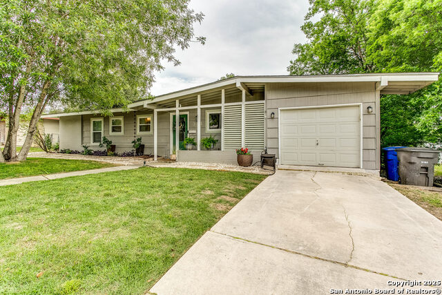 Image 2 of 25 For 314 Sprucewood