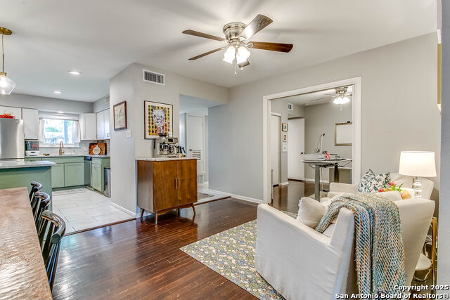 Image 6 of 25 For 314 Sprucewood