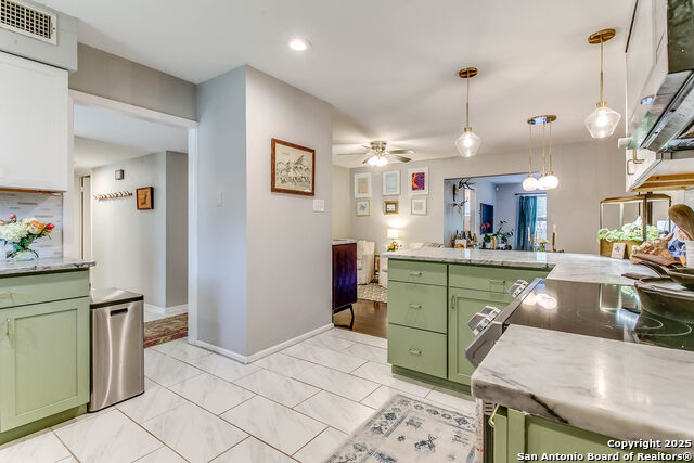 Image 7 of 25 For 314 Sprucewood