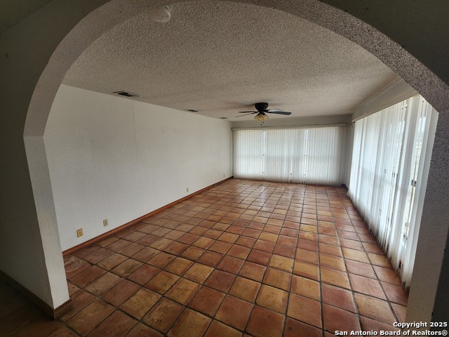 Listing photo id 8 for 166 Lower Seguin