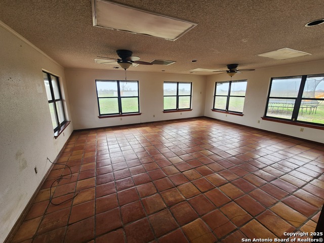 Listing photo id 9 for 166 Lower Seguin