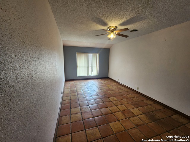 Listing photo id 10 for 166 Lower Seguin
