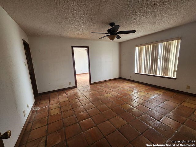Listing photo id 11 for 166 Lower Seguin