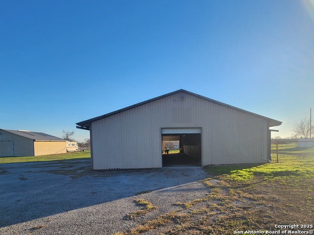 Listing photo id 18 for 166 Lower Seguin