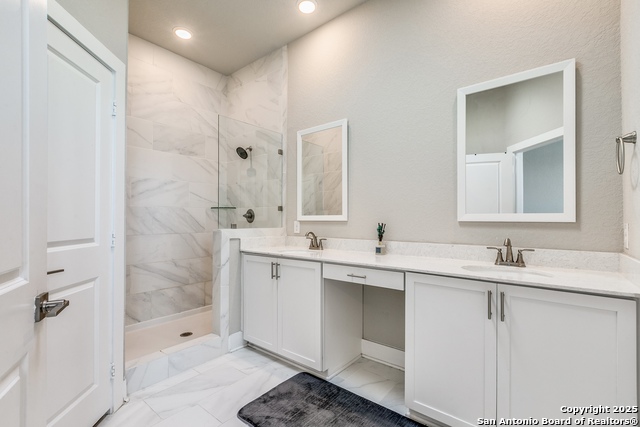 Image 18 of 27 For 8851 Oakland #6
