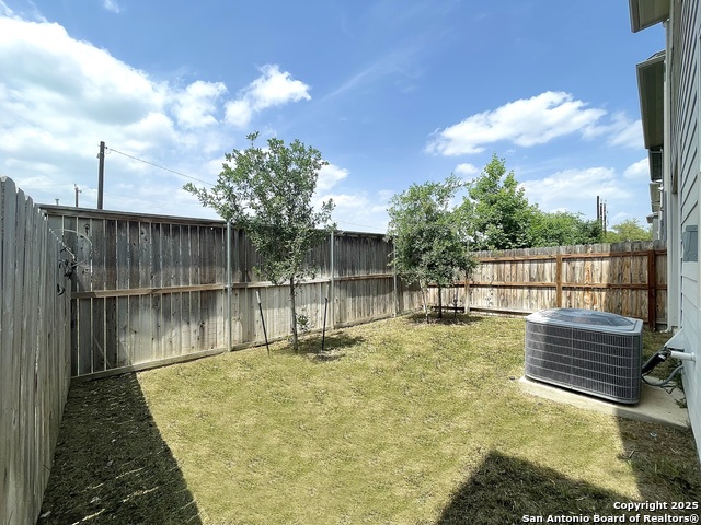 Image 26 of 27 For 8851 Oakland #6