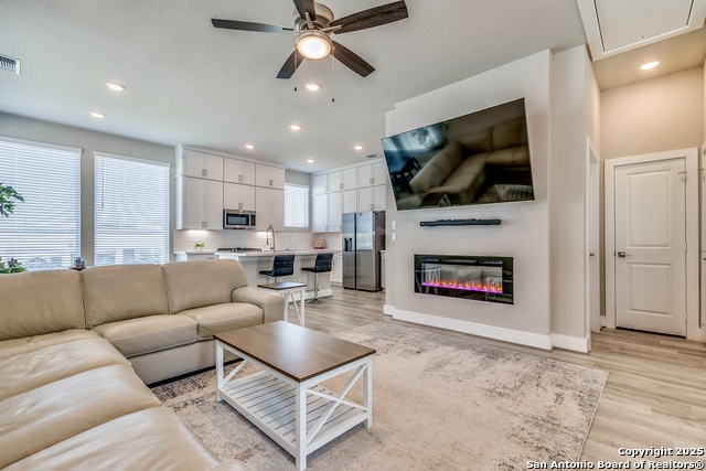 Image 6 of 27 For 8851 Oakland #6