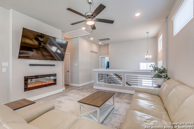 Image 7 of 27 For 8851 Oakland #6