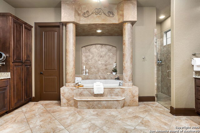 Image 30 of 53 For 7938 Colonial Woods