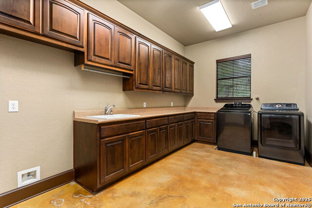 Image 44 of 53 For 7938 Colonial Woods