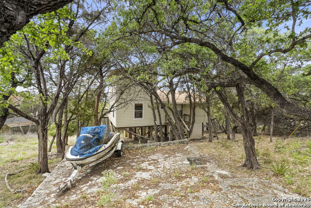 Listing photo id 0 for 133 Black Oak
