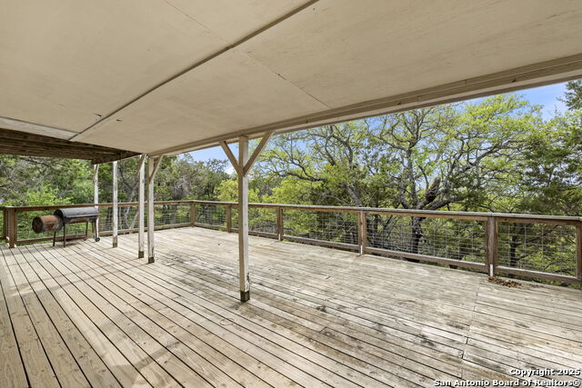Listing photo id 21 for 133 Black Oak