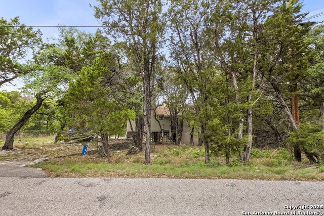 Listing photo id 1 for 133 Black Oak
