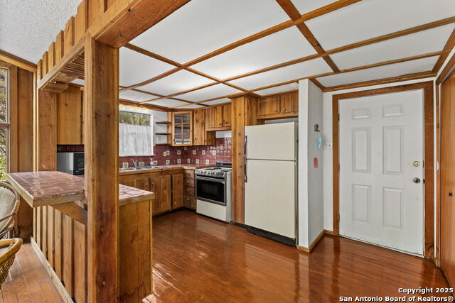 Listing photo id 3 for 133 Black Oak