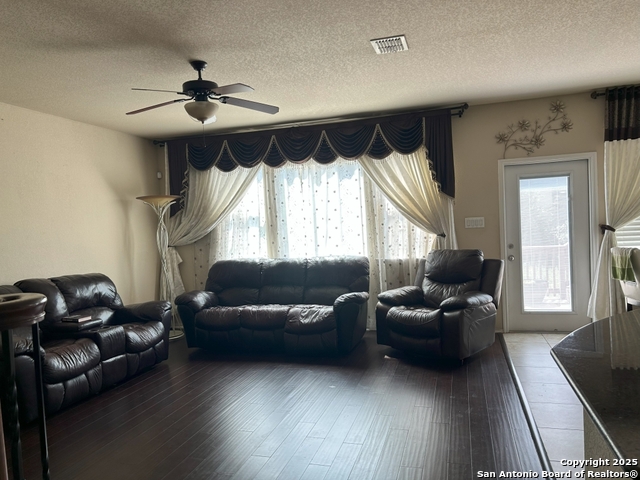 Image 3 of 17 For 4034 Calle De Cobre