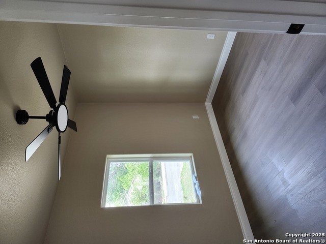Listing photo id 9 for 1114 Pasadena