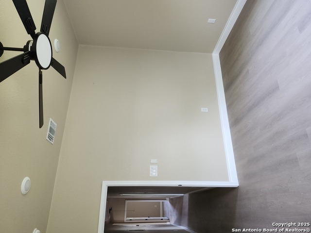 Listing photo id 11 for 1114 Pasadena