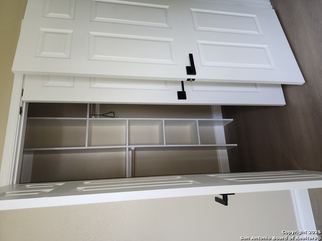 Listing photo id 12 for 1114 Pasadena