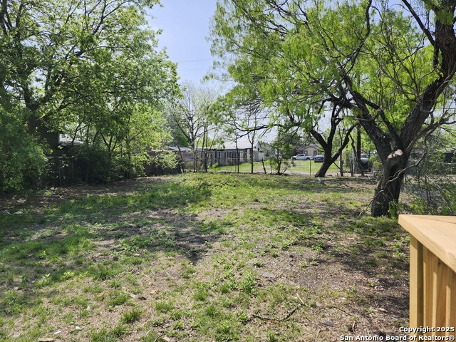 Listing photo id 5 for 1114 Pasadena