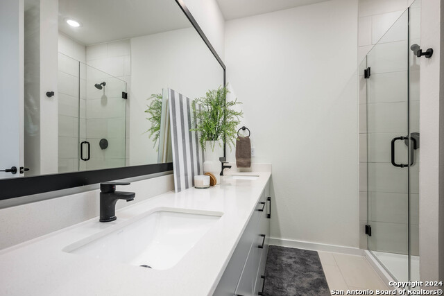 Image 16 of 22 For 719 Locust St E 3106