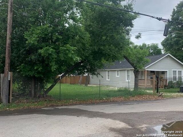 Image 6 of 6 For 318 Trail Street
