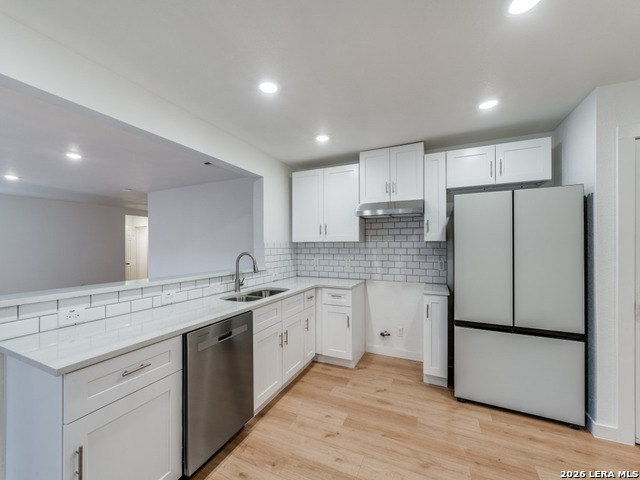 Image 10 of 22 For 2207 Burnet  