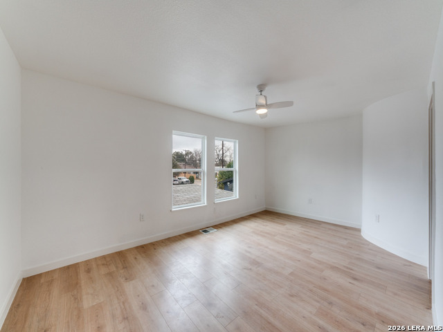 Image 17 of 22 For 2207 Burnet  