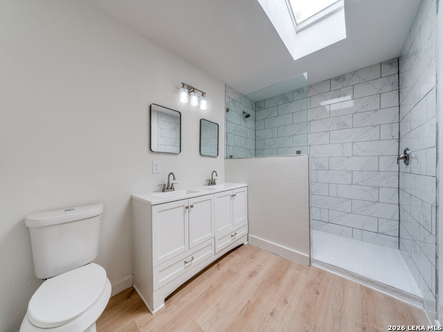 Image 19 of 22 For 2207 Burnet  