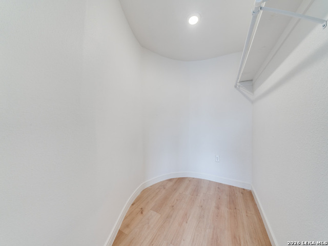 Image 20 of 22 For 2207 Burnet  