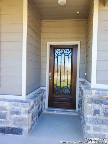 Image 5 of 33 For 1370 Rios Bend Dr