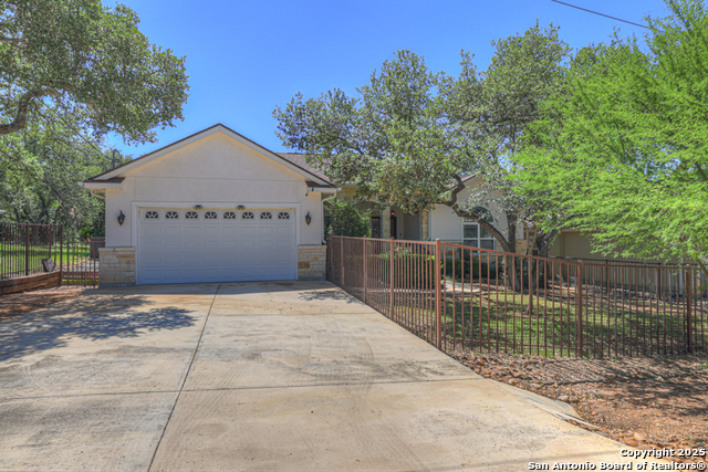 Listing photo id 0 for 1164 Fairway