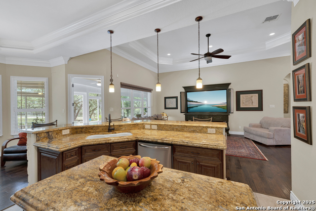 Listing photo id 21 for 1164 Fairway