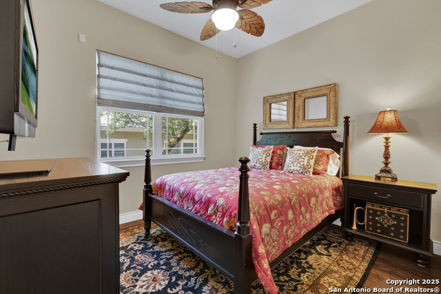 Listing photo id 32 for 1164 Fairway