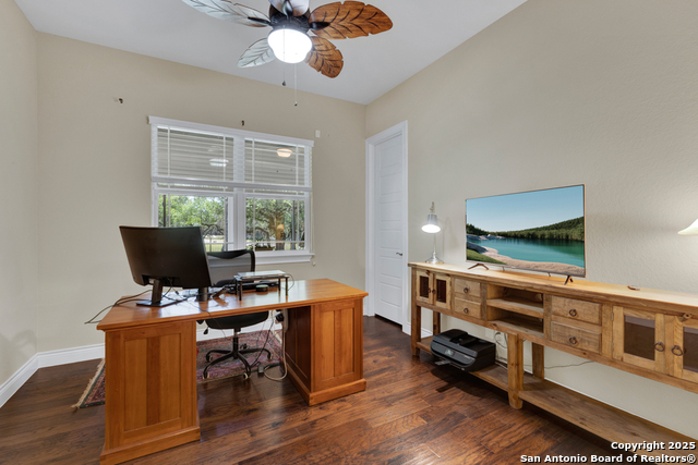 Listing photo id 33 for 1164 Fairway