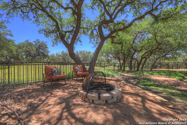 Listing photo id 38 for 1164 Fairway