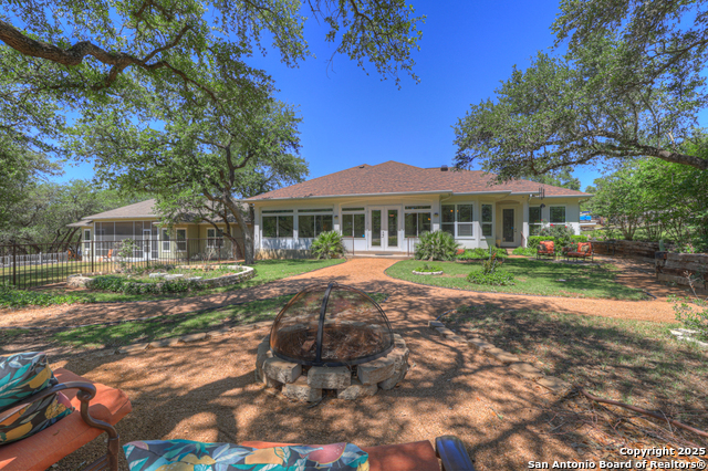 Listing photo id 40 for 1164 Fairway