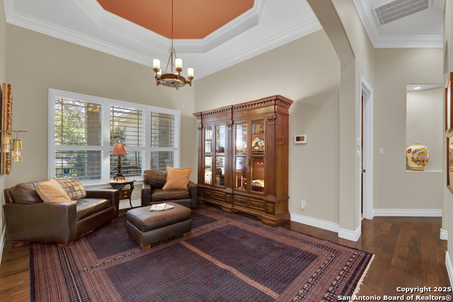 Listing photo id 7 for 1164 Fairway