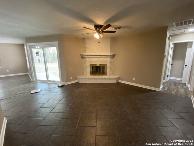 Image 2 of 12 For 3454 Cliffside Dr