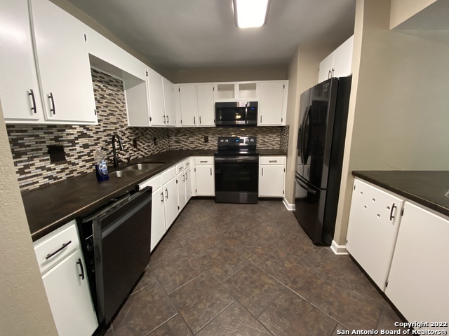 Image 3 of 12 For 3454 Cliffside Dr