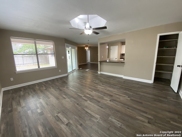 Image 4 of 12 For 3454 Cliffside Dr