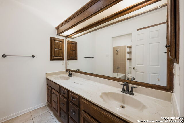 Listing photo id 12 for 14334 Indian Woods