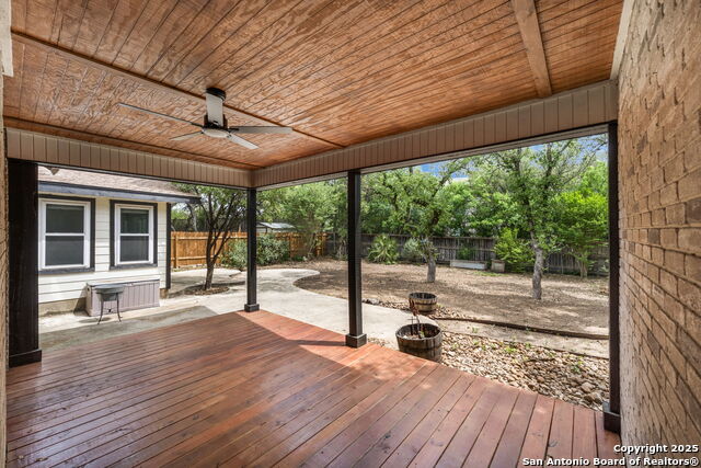 Listing photo id 17 for 14334 Indian Woods
