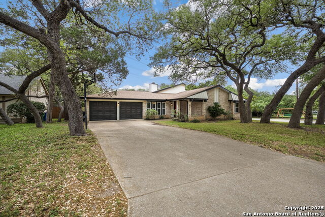 Listing photo id 1 for 14334 Indian Woods