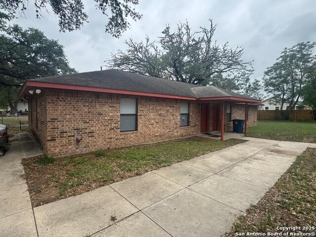 Details for 823&827 Dallas, Pleasanton, TX 78064