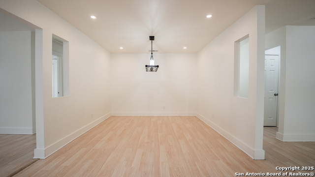 Image 22 of 57 For 4918 Donna Dr
