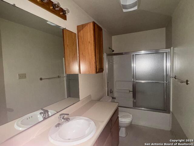 Image 5 of 7 For 823 Dallas  